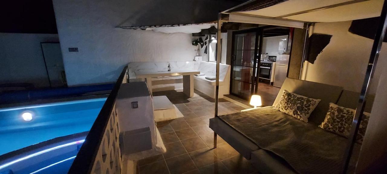 Aloelux Villa !! - Private Villa With Pool , Jacuzzi, Cinema, Massage ,Wonderful View, Art Desing Villa Tías Exteriér fotografie