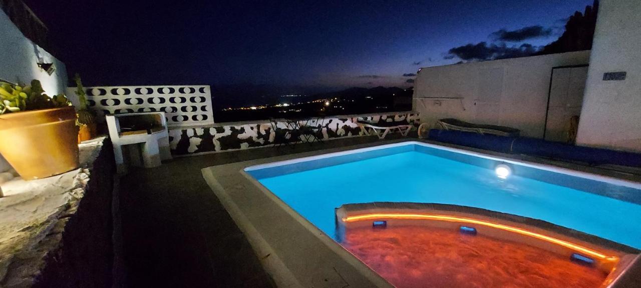 Aloelux Villa !! - Private Villa With Pool , Jacuzzi, Cinema, Massage ,Wonderful View, Art Desing Villa Tías Exteriér fotografie
